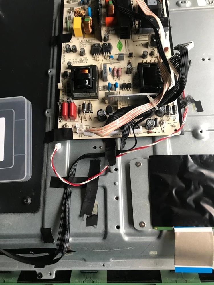 TV a reparer Platine